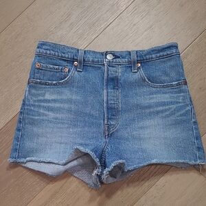 EUC Levi's Ribcage Jean Shorts Women's sz 29 High Rise Button Fly Cut Off Hem